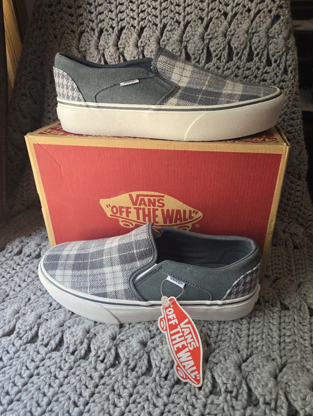 Vans 9.5W Plaid Platform in Grey